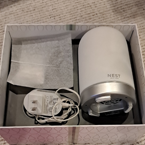 NEST Fragrances White and Silver Diffuser - Picture 2 of 9